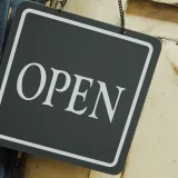 お店の名前が入れられる！名入れの開業・開店祝いプレゼント特集