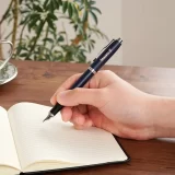 【美文字】万年筆の書き方講座｜コツや正しい持ち方、上達する4つの練習方法を紹介！